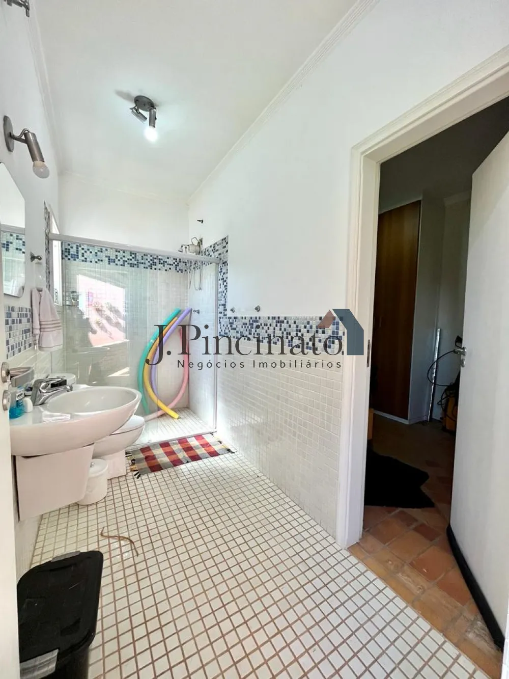 itupeva-casa-sobrado-em-condominio-sao-roque-da-chave-24-04-2023_15-54-08-13.webp