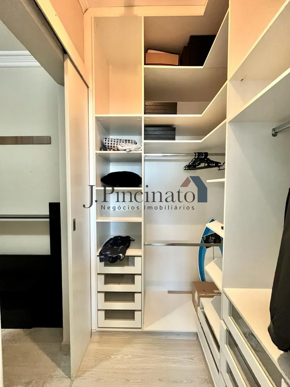 itupeva-casa-sobrado-em-condominio-sao-roque-da-chave-24-04-2023_15-54-21-41.webp