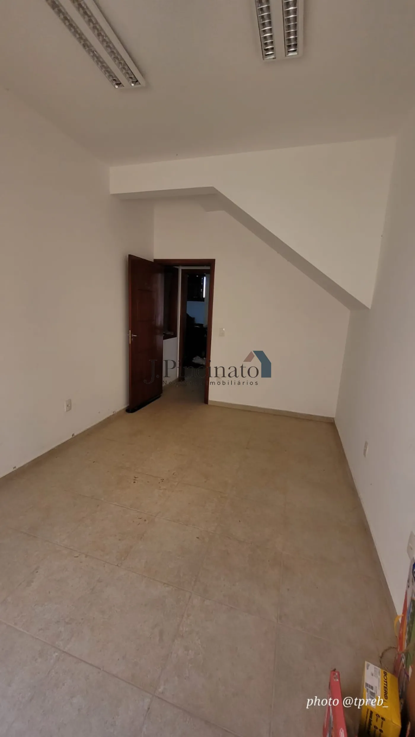 jundiai-casa-sobrado-em-condominio-caxambu-18-12-2024_14-12-20-2.webp
