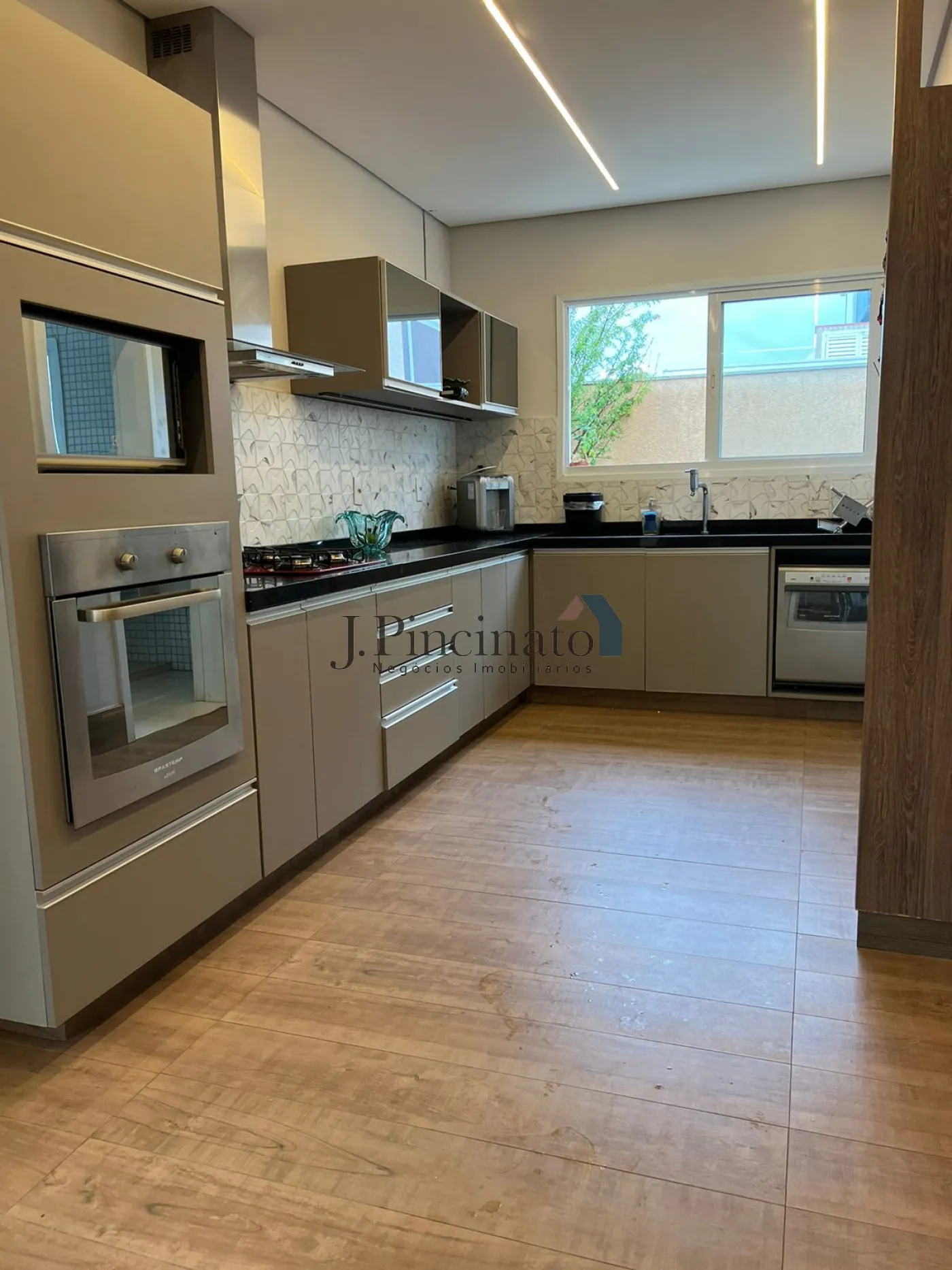 jundiai-casa-sobrado-em-condominio-cidade-santos-dumont-21-02-2024_09-37-18-8.webp