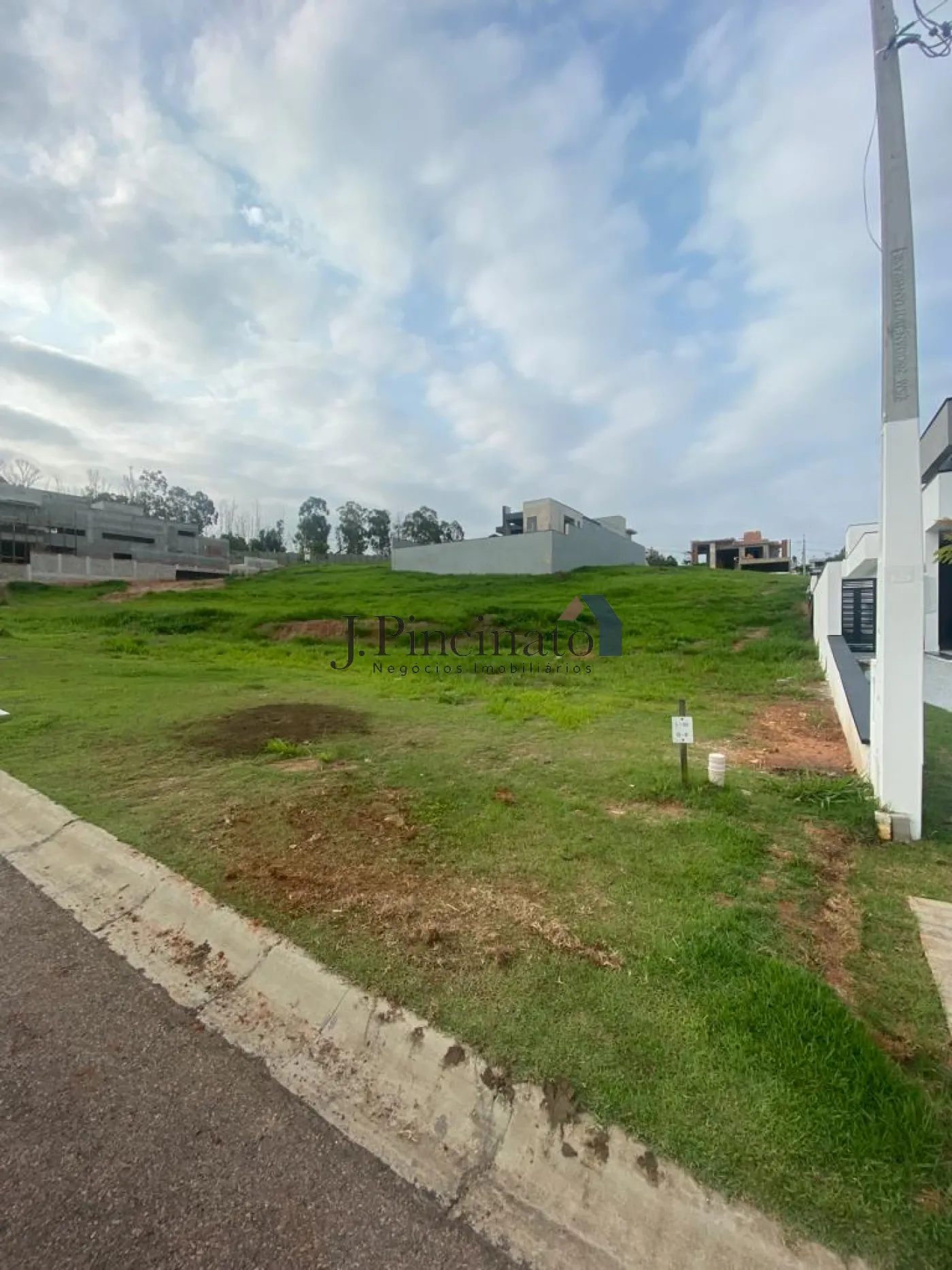 jundiai-terreno-condominio-medeiros-28-01-2026_15-03-31-697a4f73558b0.webp