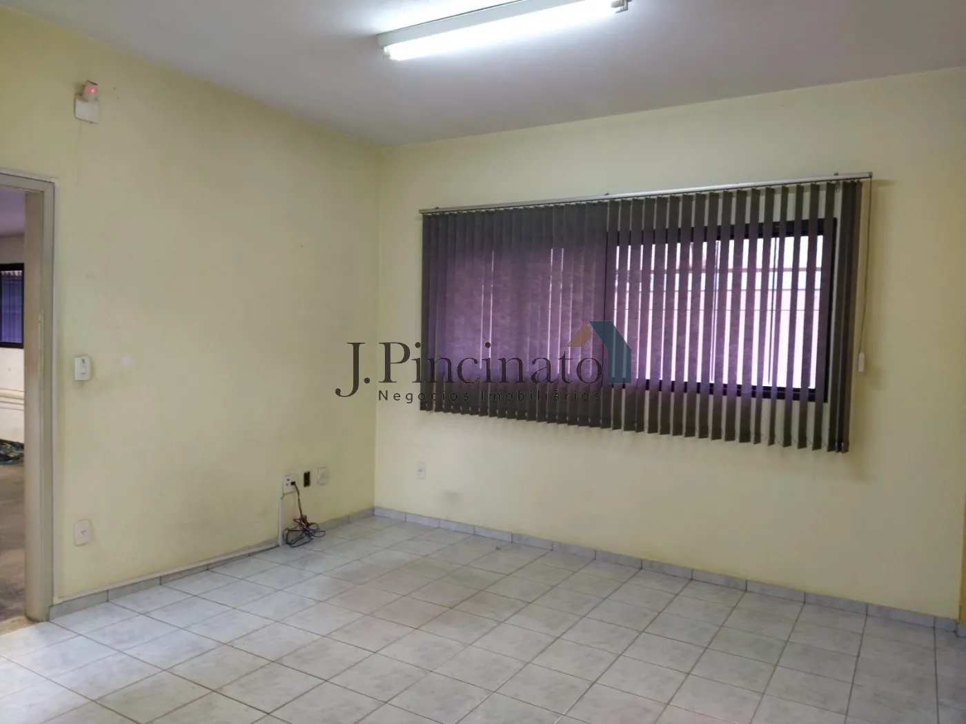 jundiai-comercial-predio-poste-22-02-2024_09-44-41-12.webp