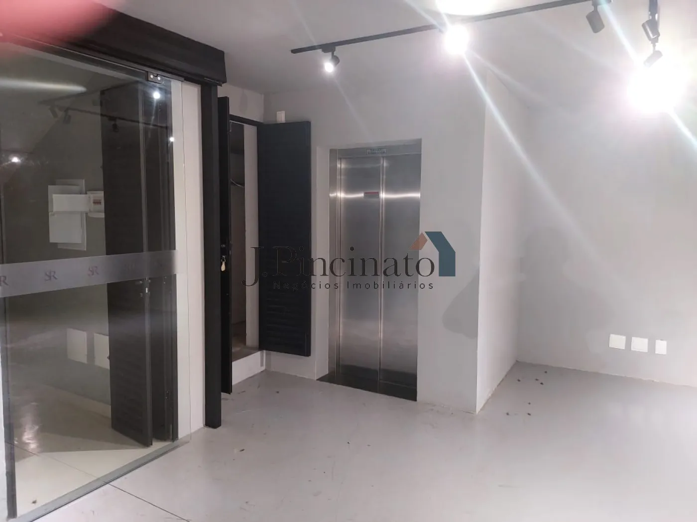 jundiai-comercial-loja-vila-virginia-27-02-2026_15-12-23-69a1de878945e.webp