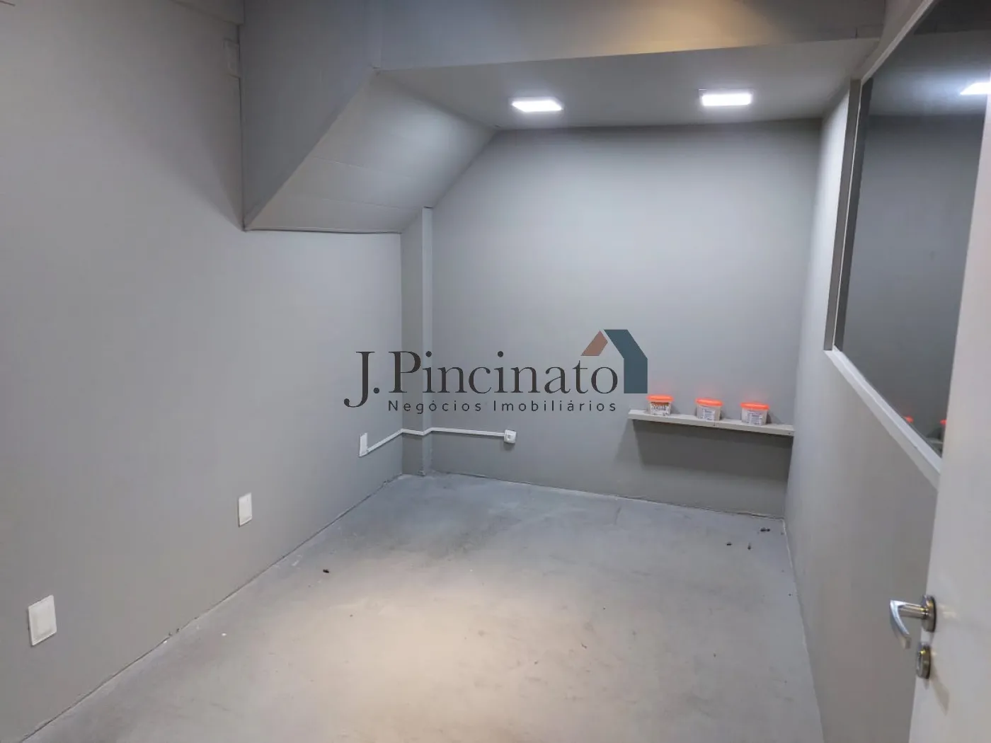 jundiai-comercial-loja-vila-virginia-27-02-2026_15-12-30-69a1de8ee939d.webp