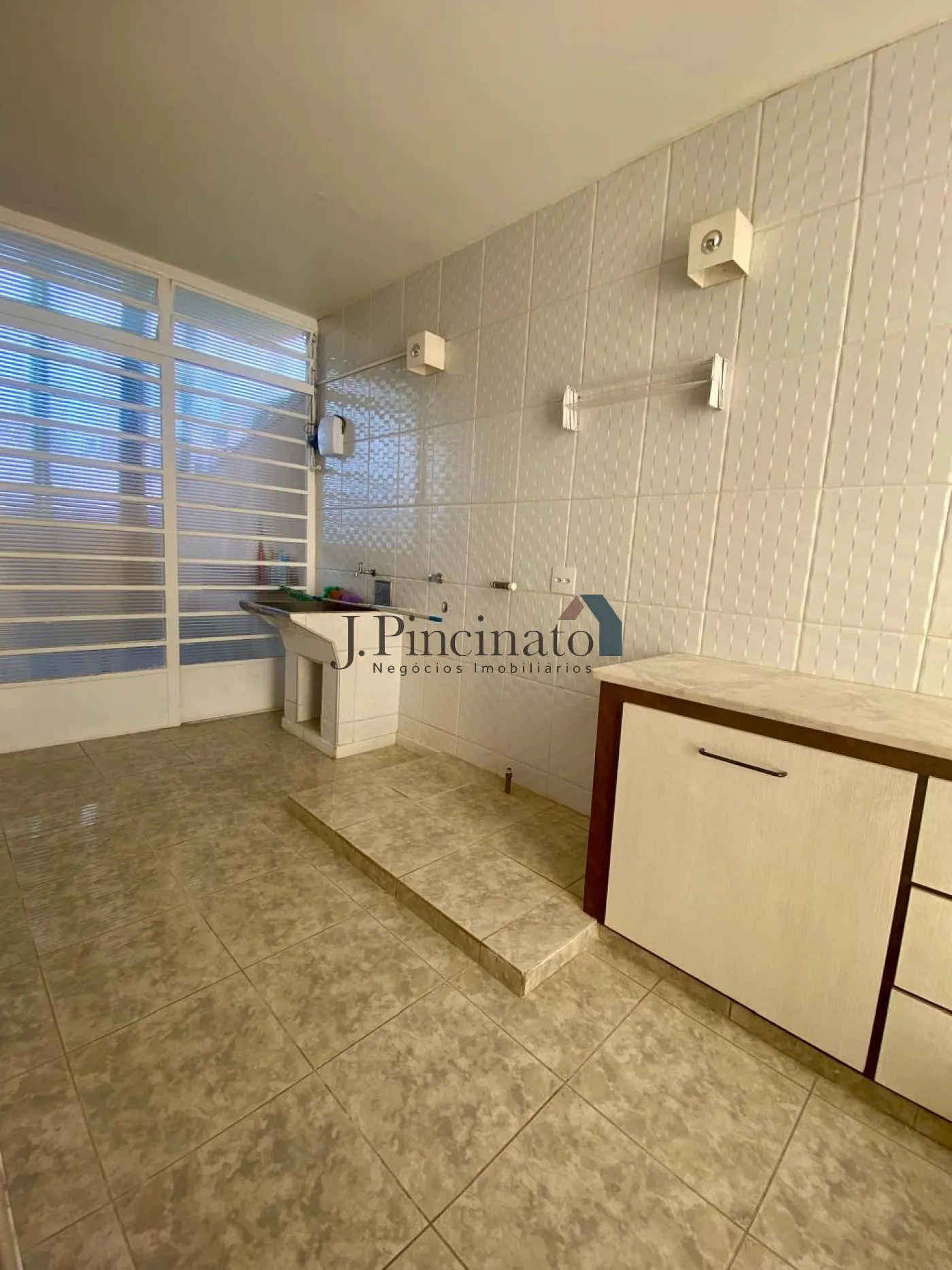jundiai-casa-sobrado-chacara-urbana-17-03-2026_13-47-27-69b9859ff28c5.webp