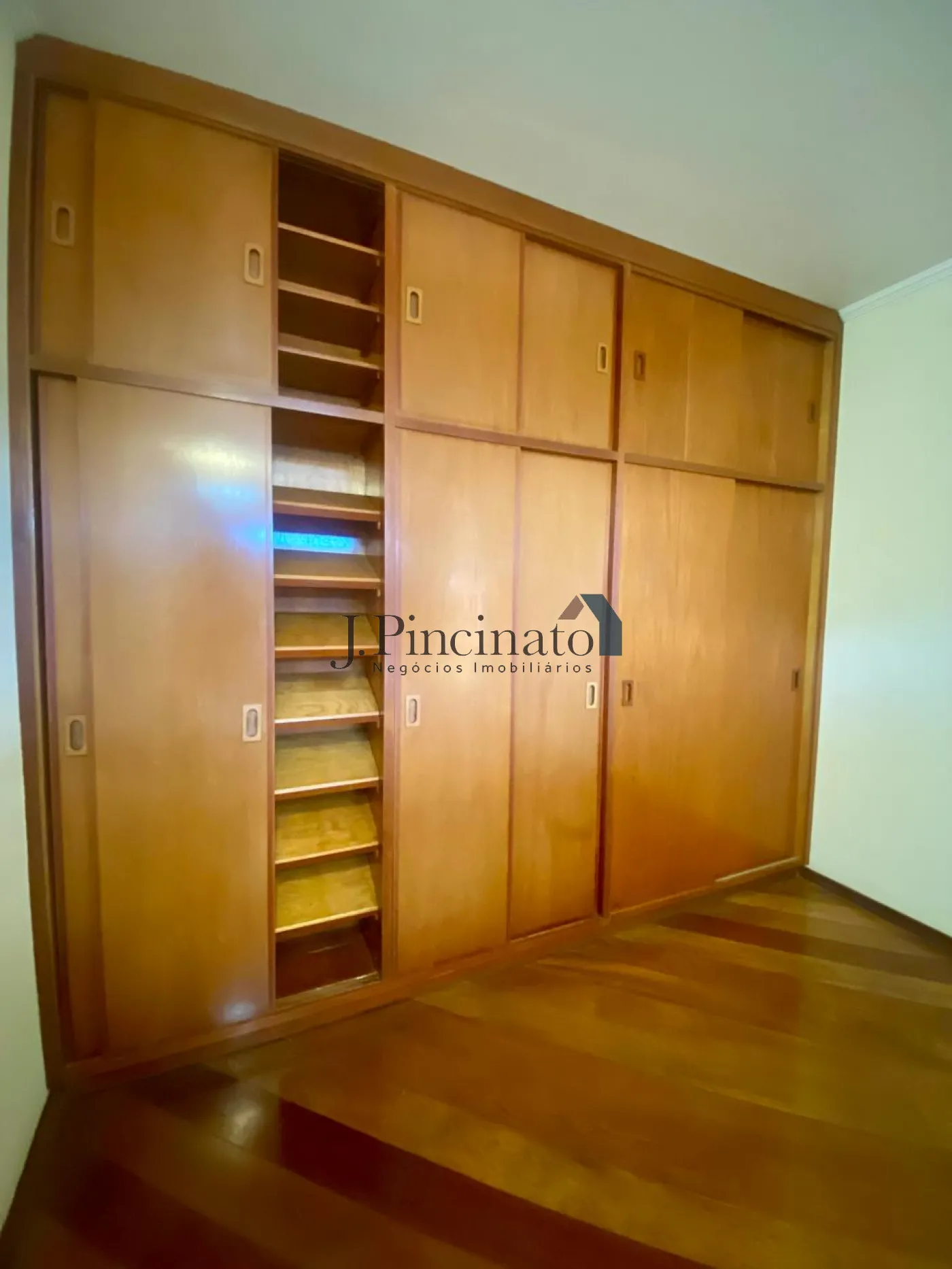 jundiai-casa-sobrado-chacara-urbana-17-03-2026_13-48-10-69b985ca771ee.webp