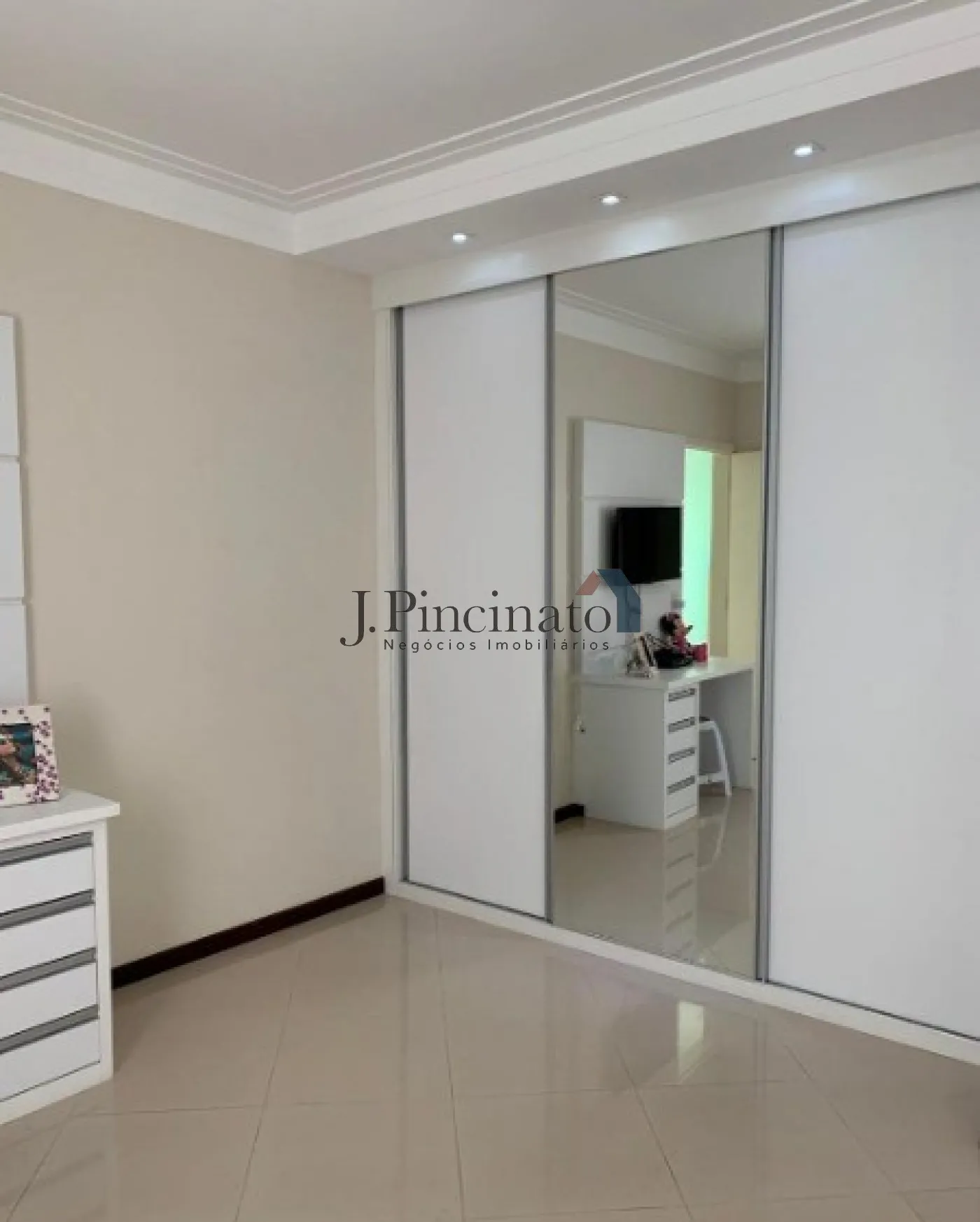 jundiai-casa-sobrado-retiro-07-11-2023_16-36-27-13.webp