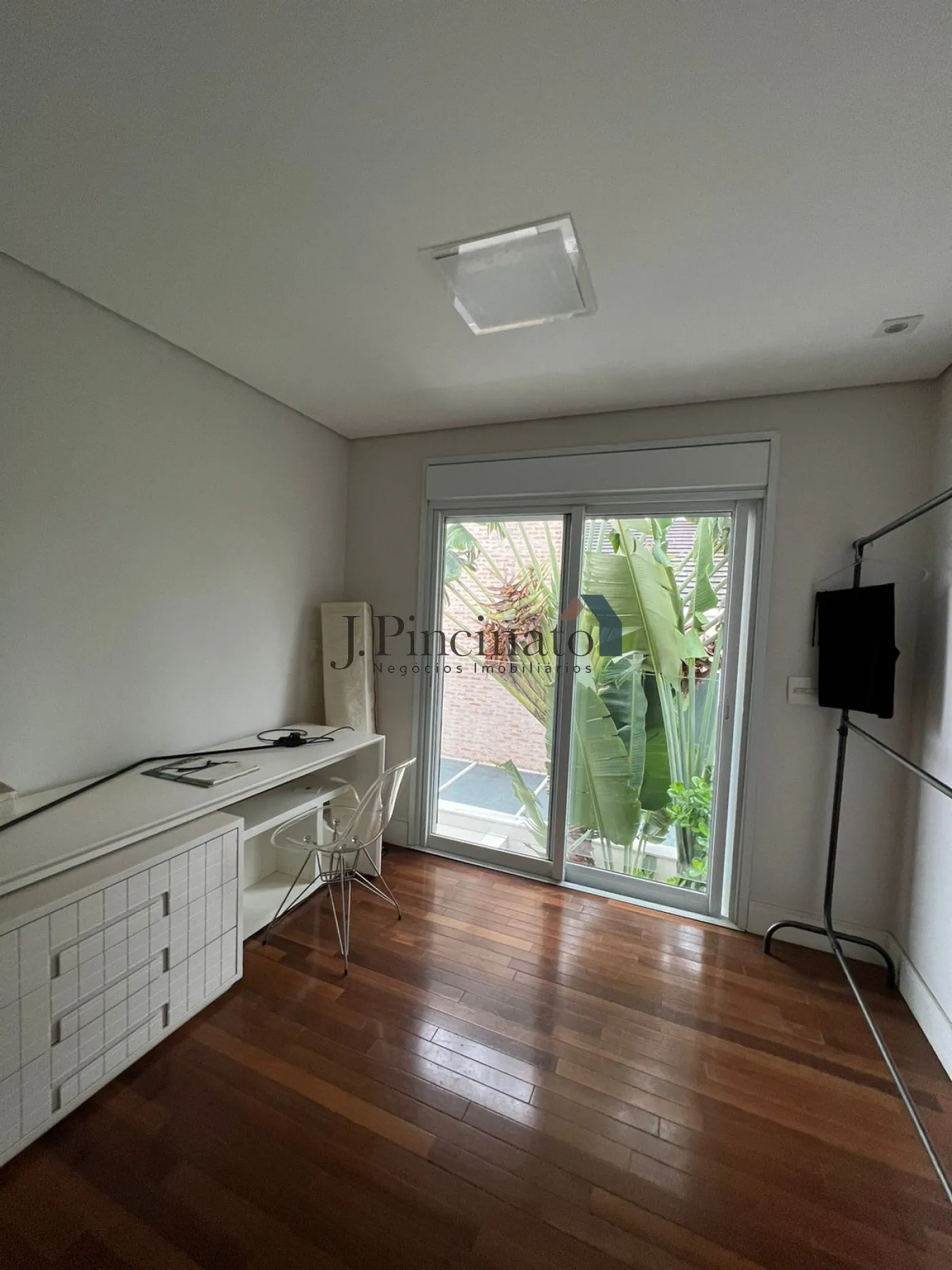 jundiai-casa-sobrado-em-condominio-cidade-santos-dumont-21-02-2024_09-37-39-29.webp
