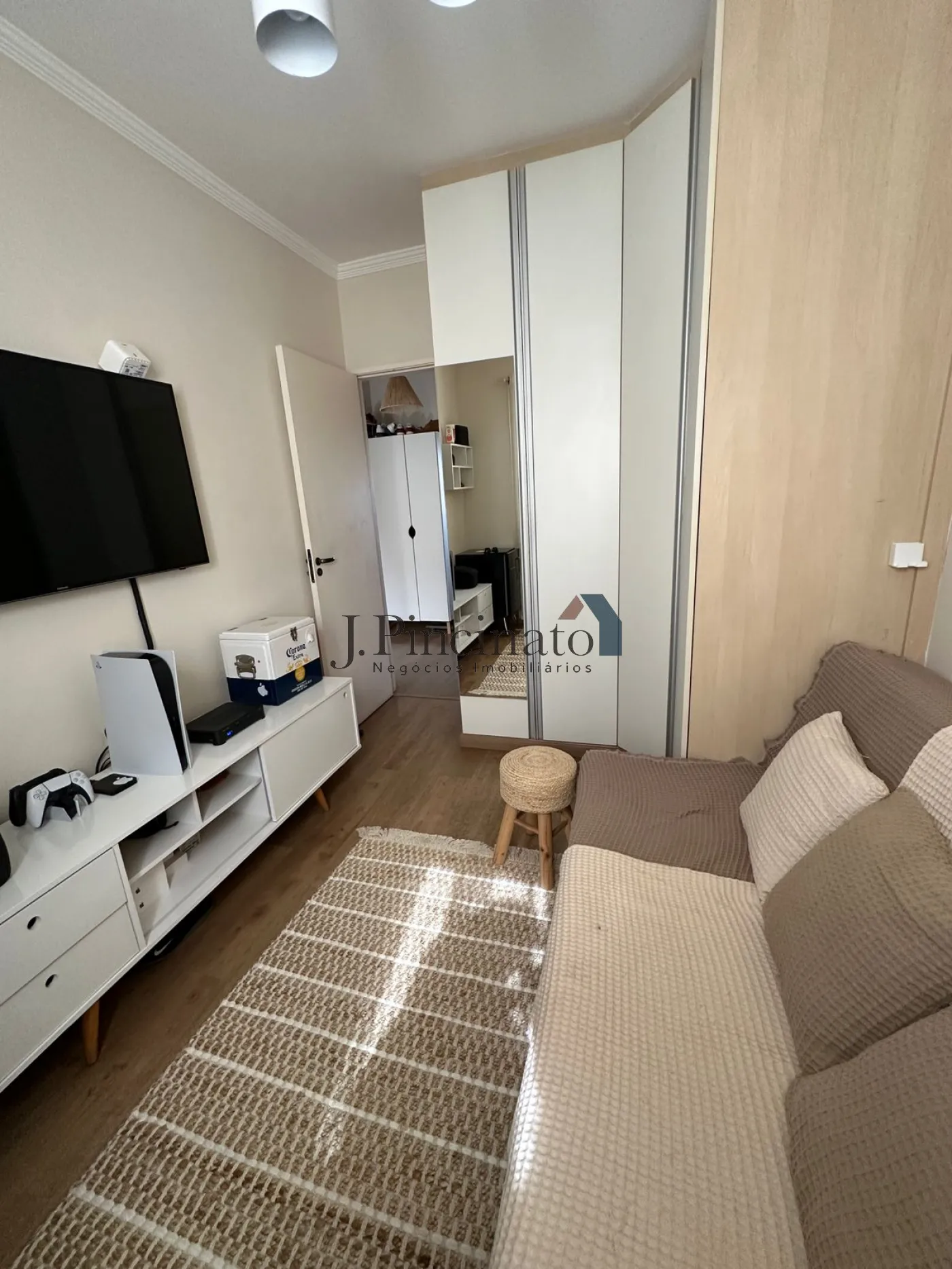 jundiai-casa-sobrado-em-condominio-jardim-colonial-04-03-2026_14-23-30-69a86a929b66f.webp