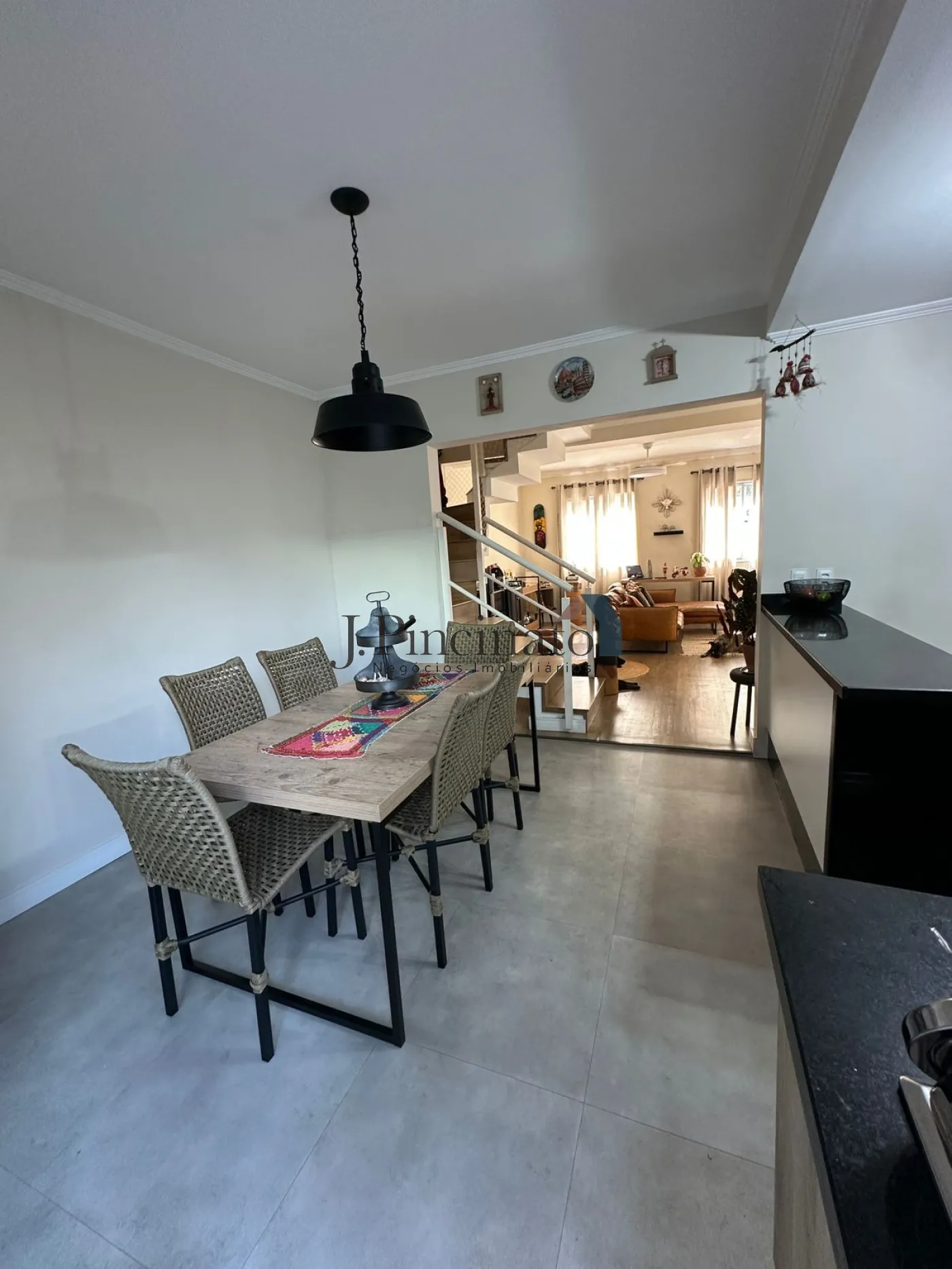jundiai-casa-sobrado-em-condominio-jardim-colonial-04-03-2026_14-23-36-69a86a982ff77.webp