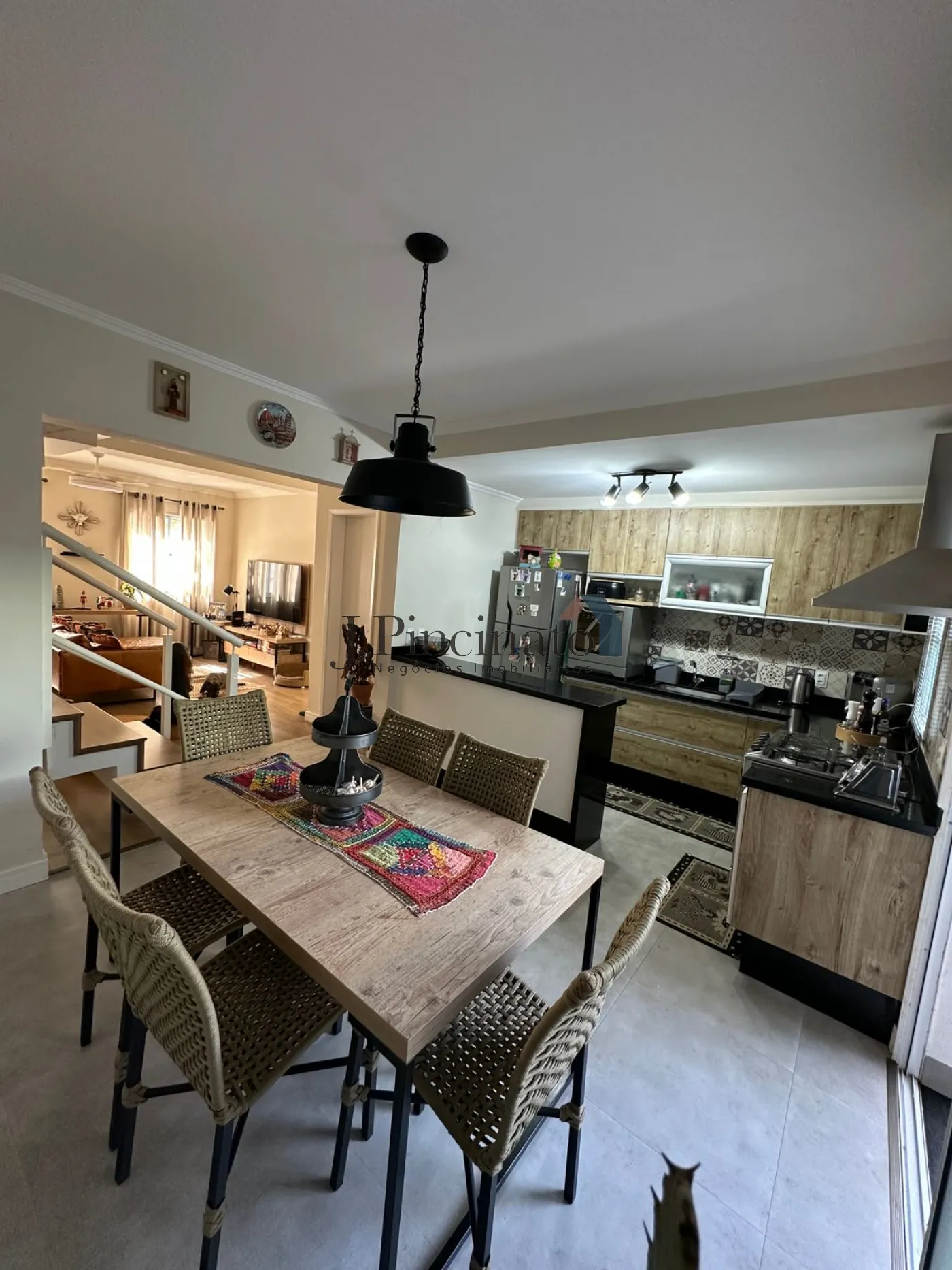jundiai-casa-sobrado-em-condominio-jardim-colonial-04-03-2026_14-23-40-69a86a9ce16da.webp