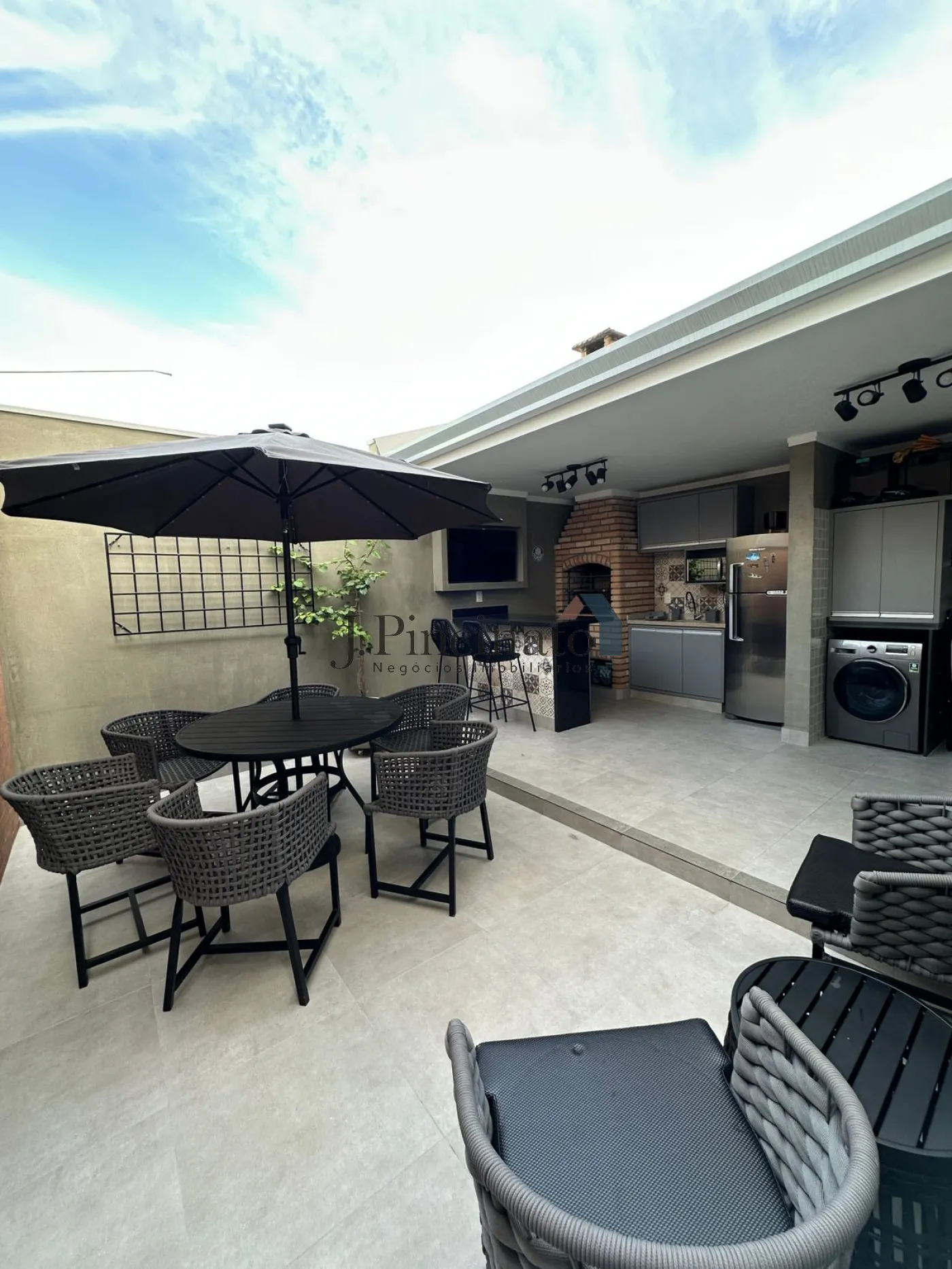 jundiai-casa-sobrado-em-condominio-jardim-colonial-04-03-2026_14-23-41-69a86a9de0d55.webp