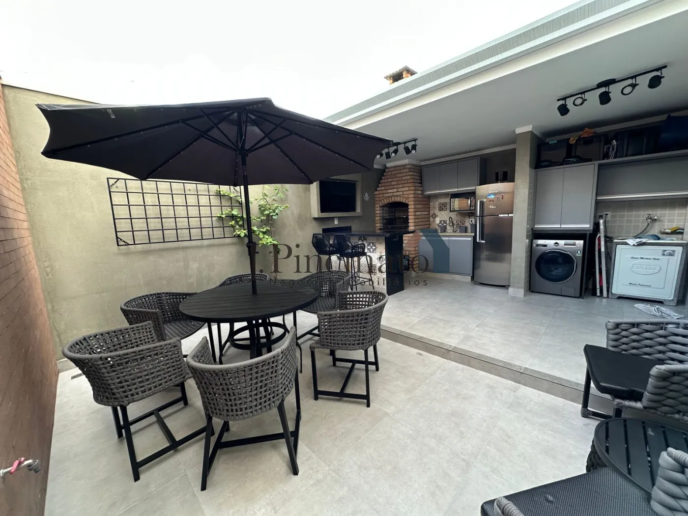 jundiai-casa-sobrado-em-condominio-jardim-colonial-04-03-2026_14-23-42-69a86a9ee4634.webp