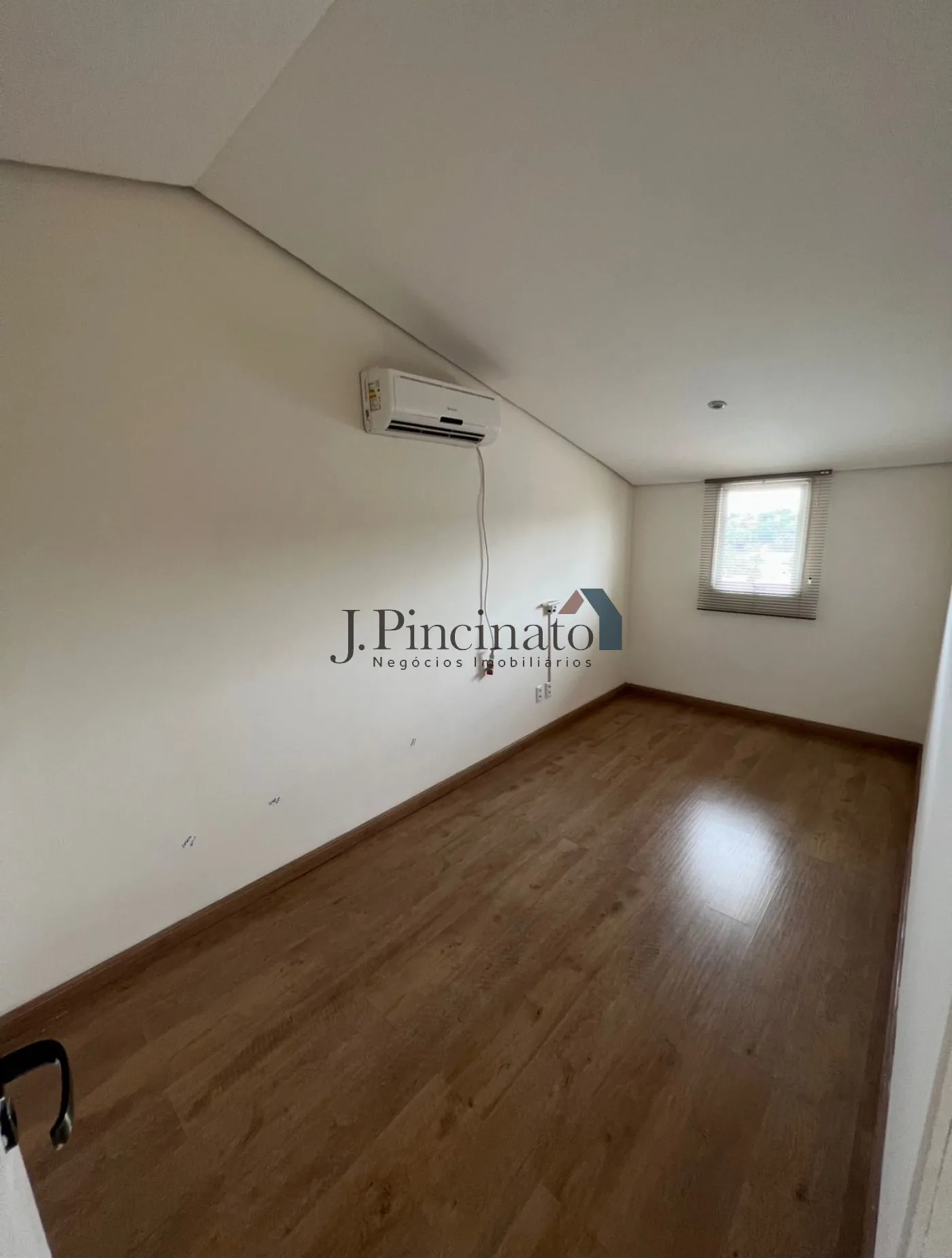 jundiai-casa-sobrado-em-condominio-jardim-colonial-04-03-2026_14-24-07-69a86ab7458b9.webp