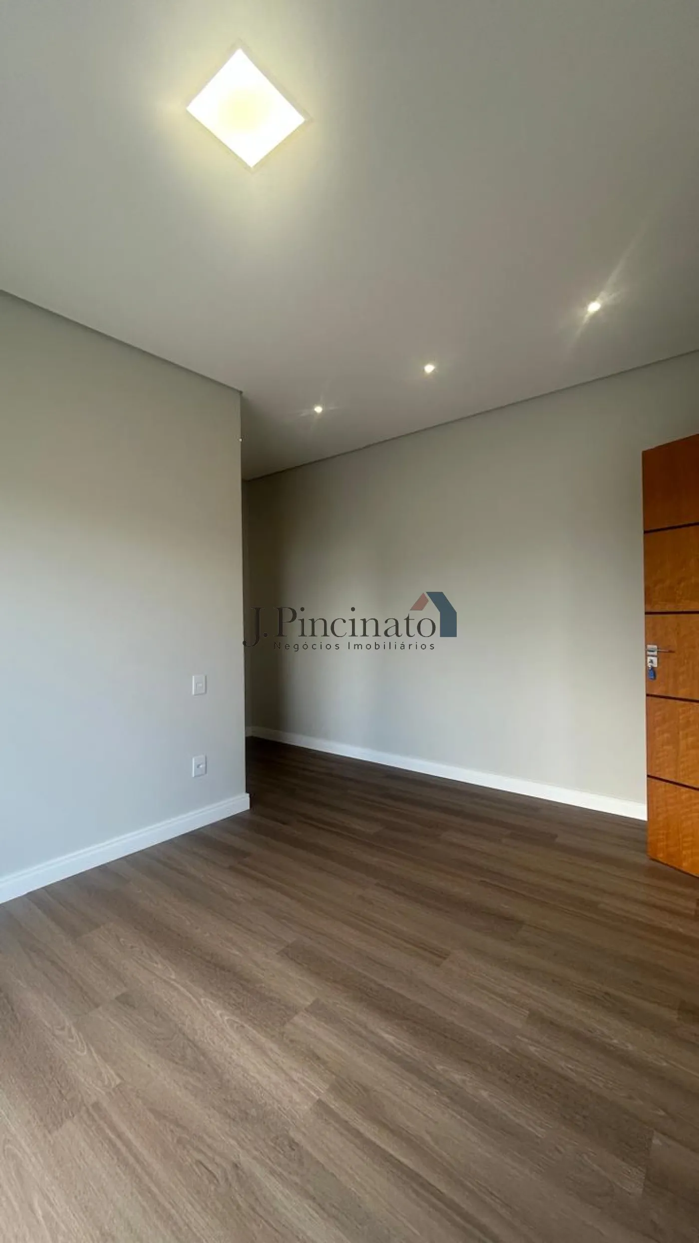 jundiai-casa-sobrado-em-condominio-recanto-quarto-centenario-23-03-2026_16-55-04-69c19a9865296.webp