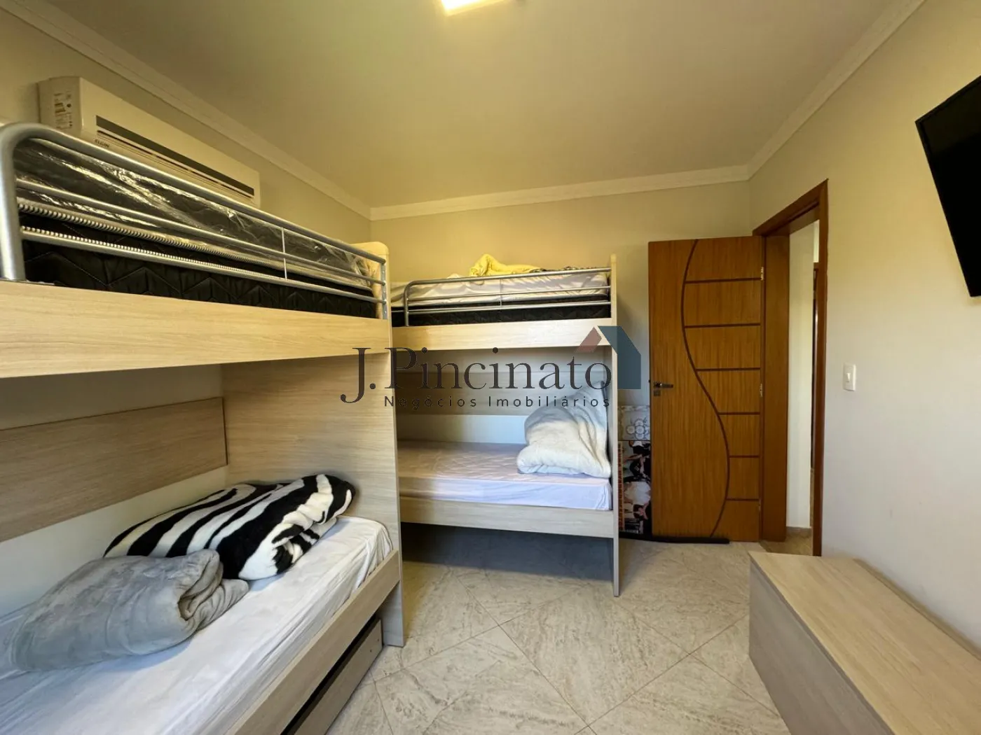 jundiai-casa-sobrado-em-condominio-medeiros-07-06-2024_15-02-23-3.webp
