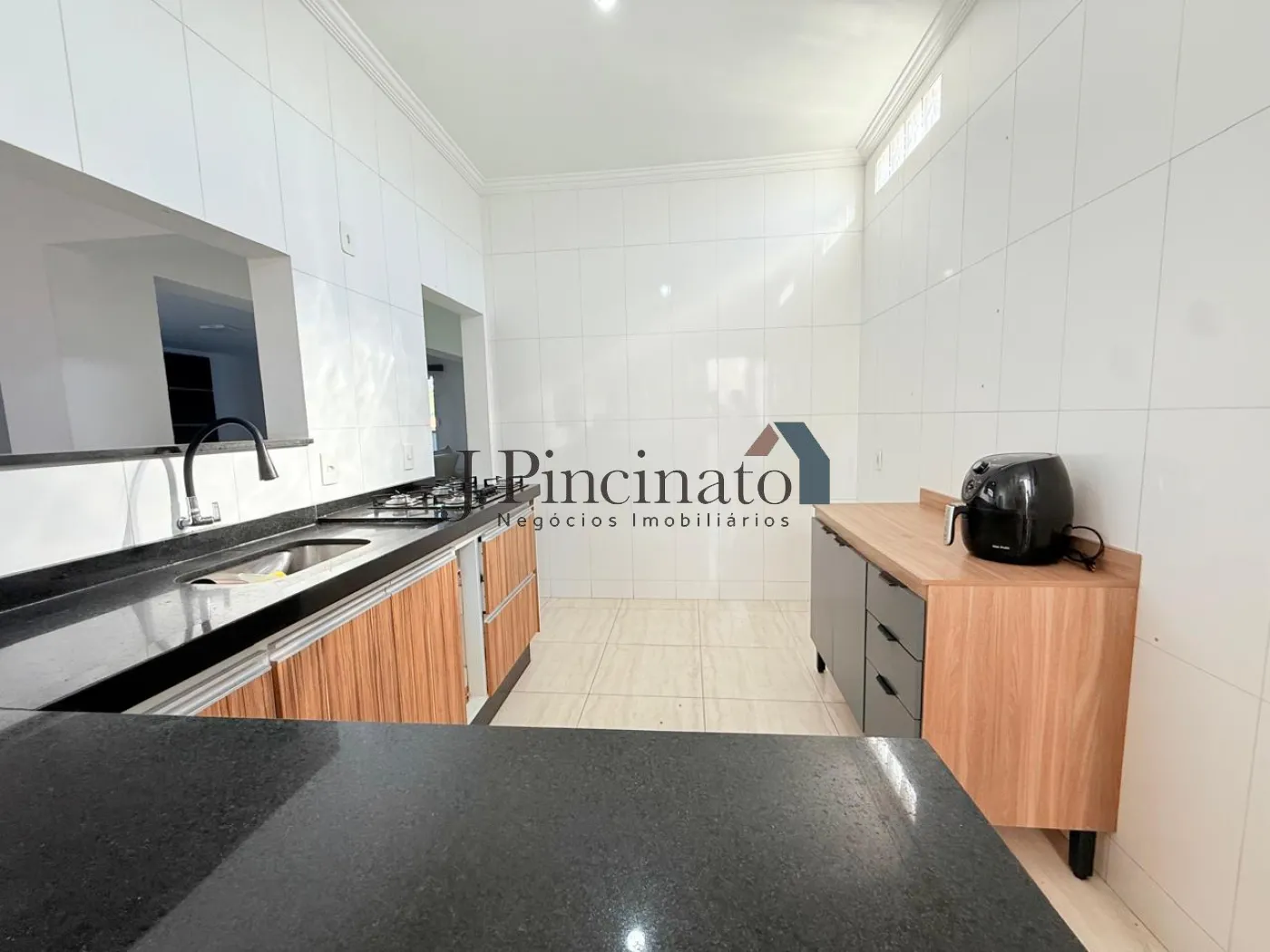 jundiai-casa-sobrado-jardim-taruma-04-03-2026_16-37-32-69a889fcadaf5.webp