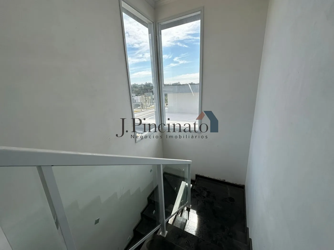 jundiai-casa-sobrado-em-condominio-jardim-celeste-17-08-2024_09-28-15-15.webp