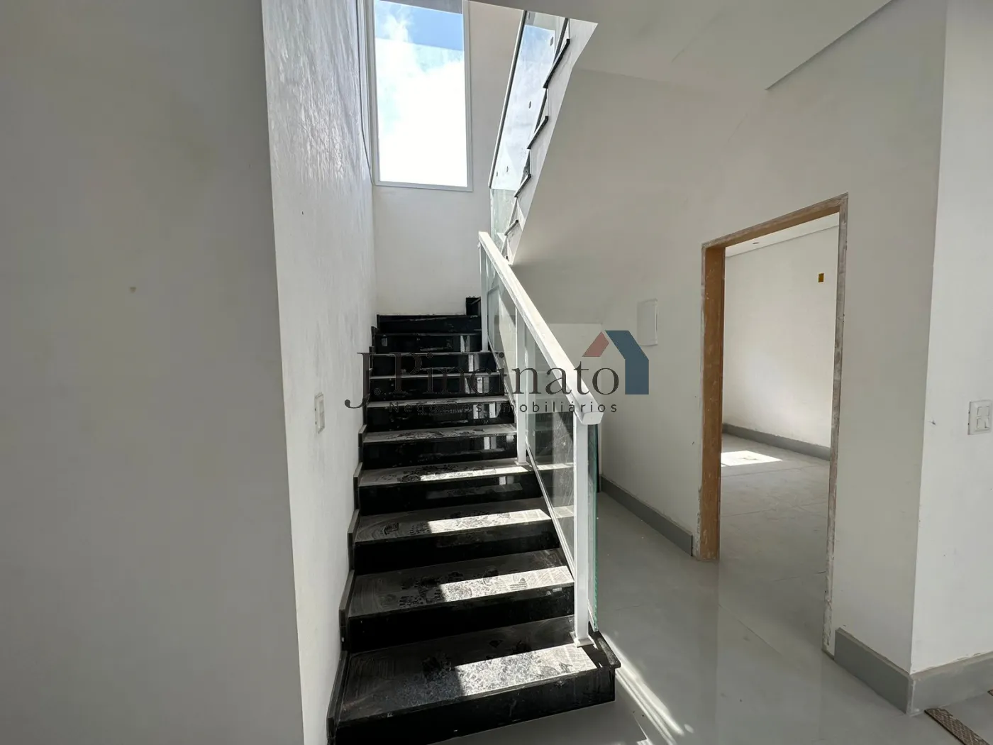 jundiai-casa-sobrado-em-condominio-jardim-celeste-17-08-2024_09-28-21-26.webp