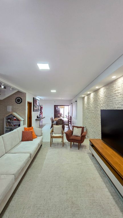 71572105-d772cdb5aa767afae34a2513b5f19dd4.jpg